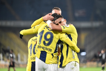 Fenerbahçe, Hatayspor'u iki golle geçti