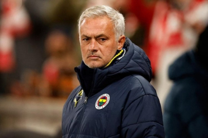 Jose Mourinho gözünün yaşına bakmadı! Takıma geldiği gibi gönderme kararı aldı