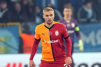 Victor Nelsson, Roma ile el sıkıştı