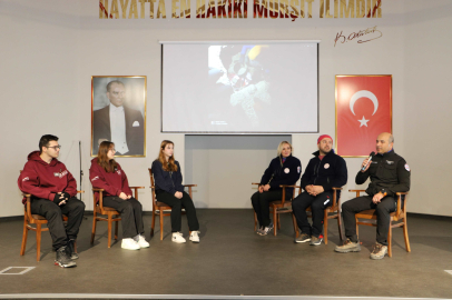 Bursa'da 6 Şubat Depremleri Anma Programı: Birlik ve Dayanışma Ruhu Vurgulandı