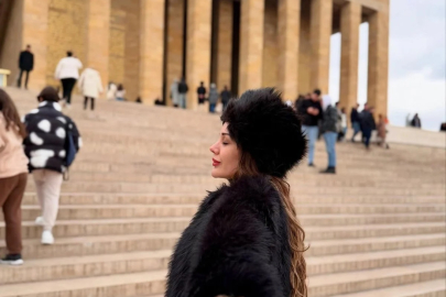 Dilan Polat Anıtkabir'den fotoğraflar paylaştı: Yorumlar peş peşe geldi