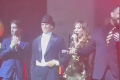 Ziynet Sali'nin sahne aldığı organizasyonda Atatürk sömürüsü