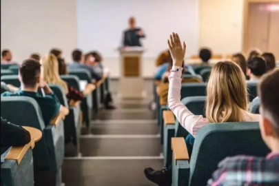 Üniversiteler tatil mi?