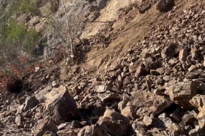 Bursa yolunda toprak kayması!