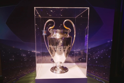 UEFA Şampiyonlar Ligi kupası İstanbul'da