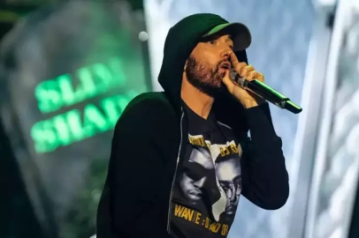 Bir dönemin efsane ismi Eminem dede oldu