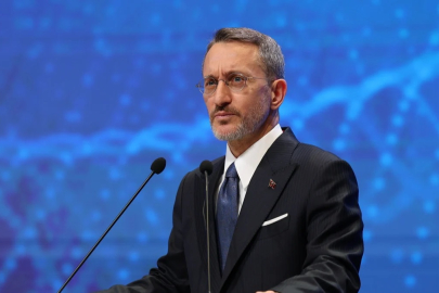 Fahrettin Altun'dan Özgür Özel'in 'cunta başkanı' söylemine tepki