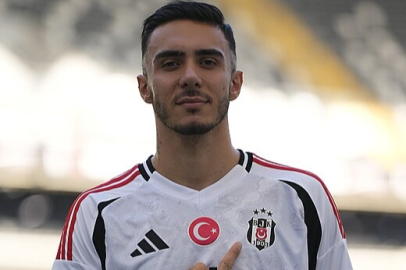 Beşiktaş'ta sakatlık! Emirhan Topçu, oyuna devam edemedi