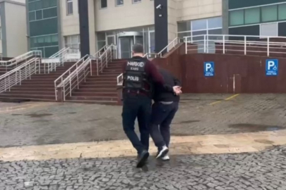 Bakın makatından ne çıktı!