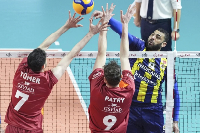 Galatasaray, file derbisinde Fenerbahçe'ye set vermedi