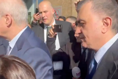 Ömer Çelik, Sırrı Süreyya Önder'in tedavi gördüğü hastaneyi ziyaret etti