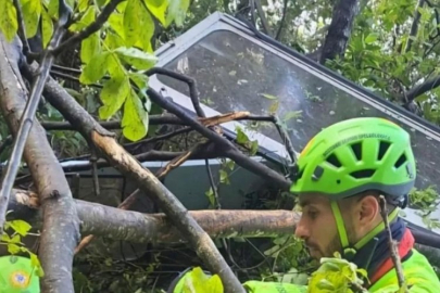 Teleferik metrelerce yüksekten yere çakıldı: Feci şekilde can verdiler!