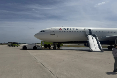 ABD'de uçağın motoru alev aldı