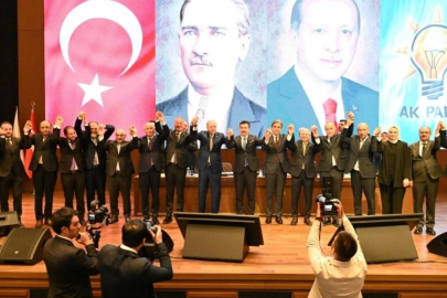 AK Parti'ye geçen Karacabey Belediye Başkanı Karabatı: Kişisel değil