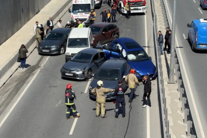 Beylikdüzü’nde alt geçitte 6 aracın karıştığı zincirleme kaza