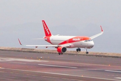 Uçakta herkesi korku saldı! Acil iniş yapmak zorunda kalındı...