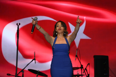 23 Nisan kutlamaları Ecem Boyacı konseri ile taçlandı