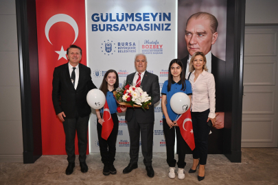 Başkan Mustafa Bozbey, koltuğunu geleceğin başkanlarına devretti