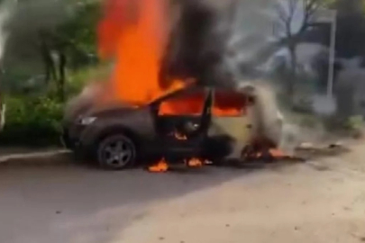 Bursa'da park halindeki otomobilde yangın