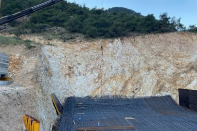 Hızlı tren inşaatında demirler çöktü! Yaralılar var...