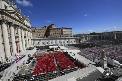 Katolik alemi, Papa Francis'i sonsuzluğa uğurladı