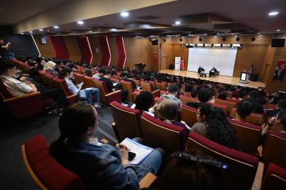 Başkan Burkay Mudanya Üniversitesi’nde Gençlerle Buluştu