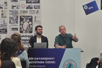 Bursa'da öğrencilerden ve mezunlardan öğretmenlere destek