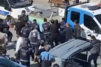 Bursa'da seyyar satıcılara operasyon! Polis müdahale etti