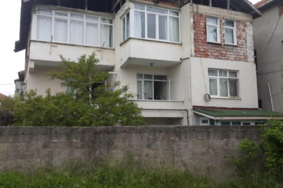 Zonguldak'ta 55 yaşındaki şahıs balkonda ölü bulundu