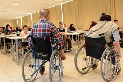 Cumhurbaşkanı Erdoğan'dan Kabine sonrası müjde: Çarşamba günü 1380 engelli öğretmen atamasını gerçekleştireceğiz.