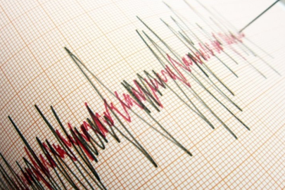 Isparta Valiliği'nin deprem paylaşımı sonrası sosyal medya yıkıldı: Kamyon geçmiş olabilir mi?