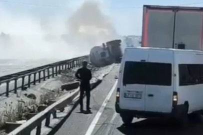 Mardin'de akaryakıt tankeri devrildi: Ölü ve yaralılar var