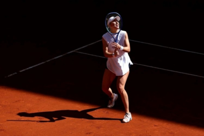 Elektrik kesintisi tenisi de vurdu!