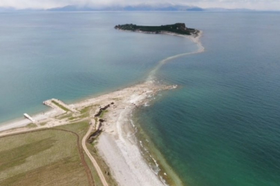 Sular çekildi antik yol ortaya çıktı