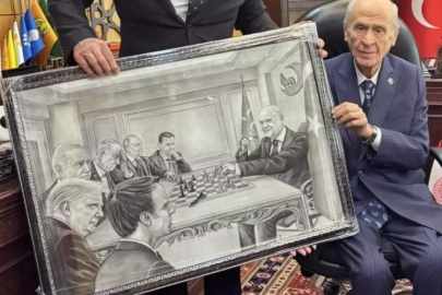 Tüm liderleri mat etti! Devlet Bahçeli'ye ilginç hediye...