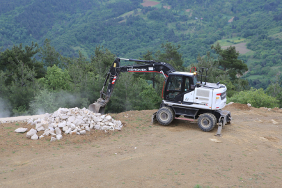 Dağyenice’de 3 bin 800 metrekarelik kaçak duvar yıkıldı