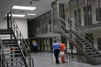 11 mahkum hapishaneden kaçtı!