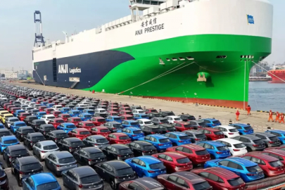 Dünyanın en büyük otomobil gemisi yola çıktı! Fiyatlara dikkat...