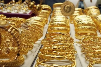 Dolar geriledi, altın tekrar uçuşa geçti