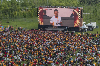 Galatasaray, 25. Şampiyonluğunu Kutluyor!