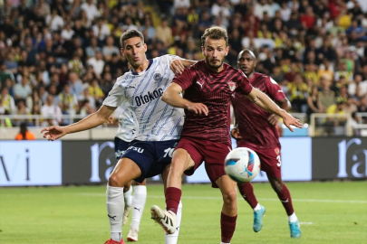 10 Kişi Kalan Fenerbahçe, Küme Düşen Hatay'dan 4 Gol Yedi