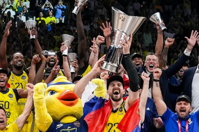 Basketbol dünyası EuroLeague şampiyonu Fenerbahçe'yi kutladı