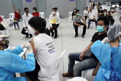 Çin'de Covid-19 vakaları artışta: Yeni salgına yol açar mı?