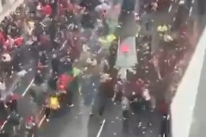 Liverpool'un Şampiyonluk Kutlamalarında Araç Kalabalığa Daldı