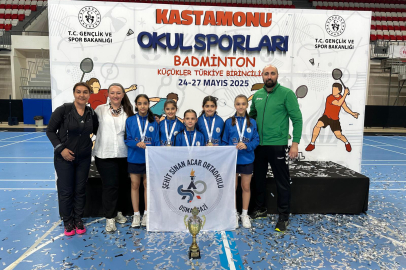 Osmangazili badmintonculardan namağlup şampiyonluk