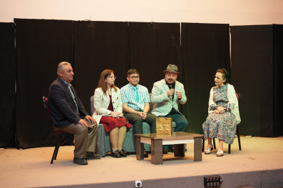 Yenişehir’de Profesyonel Oyunculara Taş Çıkardılar