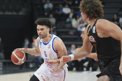 Anadolu Efes'ten Mersin Spor'a 21 sayı fark!