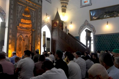 İstanbul'un Fethi'nin 572. yılında Bursa'da 572 hatm-i şerif okundu