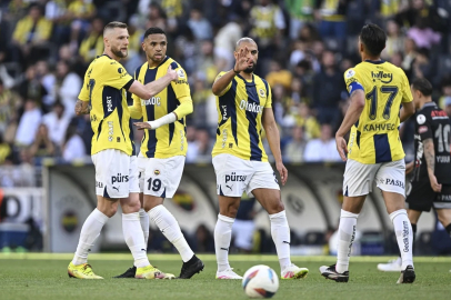 Fenerbahçe, Konyaspor'u iki golle geçti