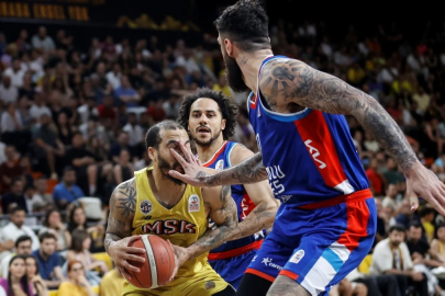 Anadolu Efes yarı finale adını yazdırdı